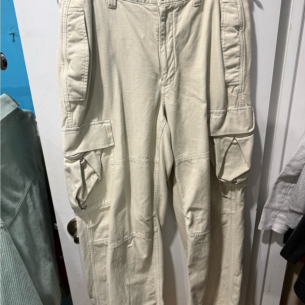 Aritzia TNA Cream Cargo Pants